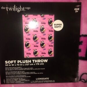 🖤 Twilight Saga Soft Plush Throw